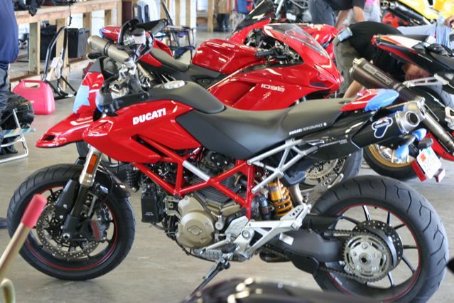 gal/2007 Loudon Track Day/skip_11.jpg